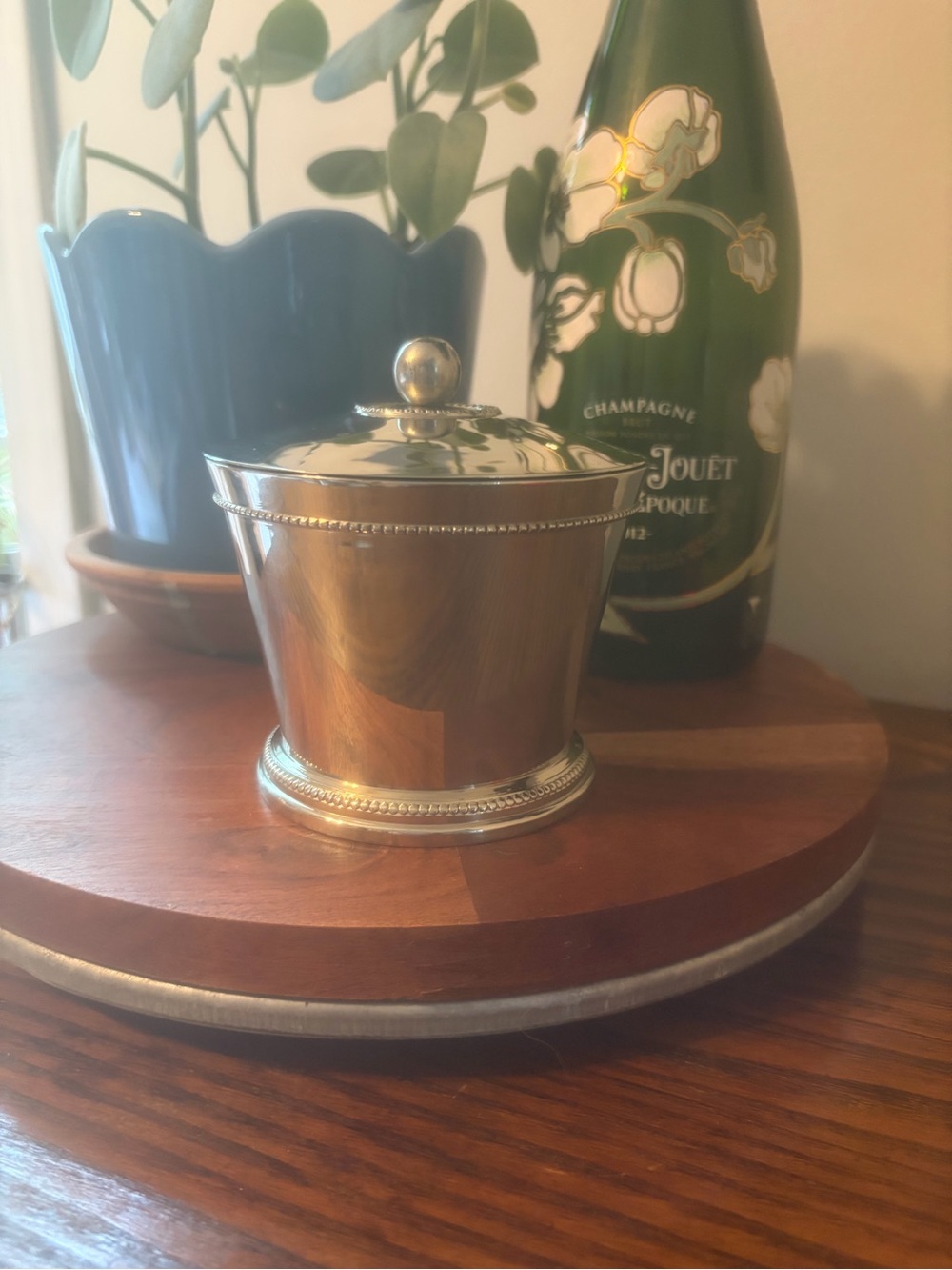 Vintage silver plated lidded sugar bowl with beaded trim
